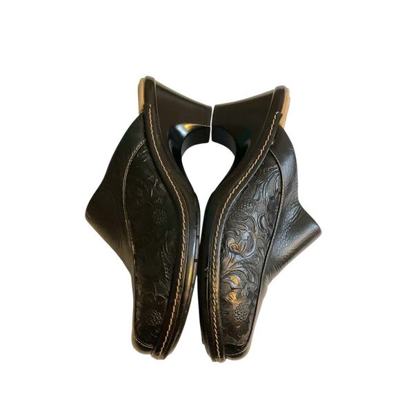 Sofft Mules Shoes 7M Black Leather Floral Embossed Heels Slip On Bicycle Toe - Picture 15 of 16